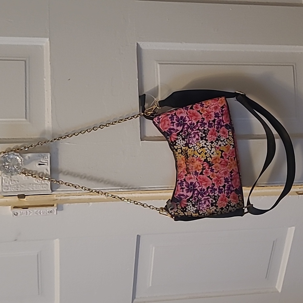 ***Betsey Johnson Floral Purse***